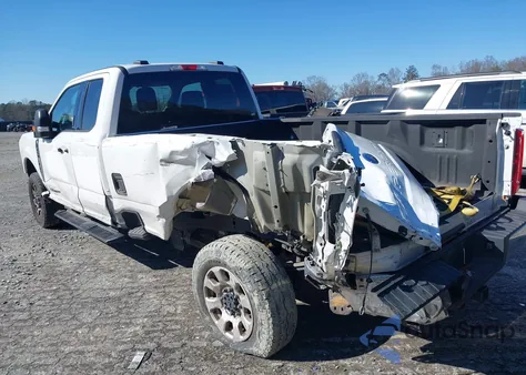 2023 Ford F-250 Xlt z USA, uszkodzony, nr VIN 1FT7X2BT6PEC29163